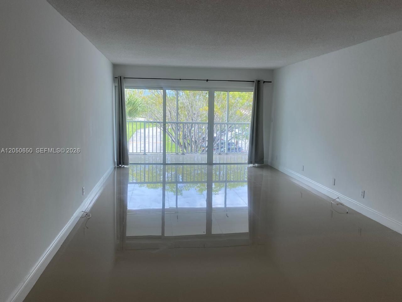 100 Lakeview Dr, Unit 316, Weston, FL 33326 Photo