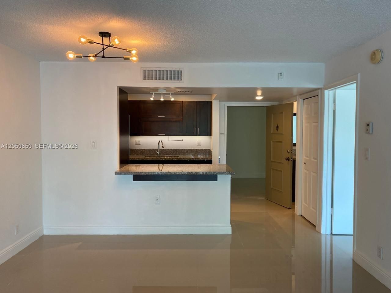 100 Lakeview Dr, Unit 316, Weston, FL 33326 Photo