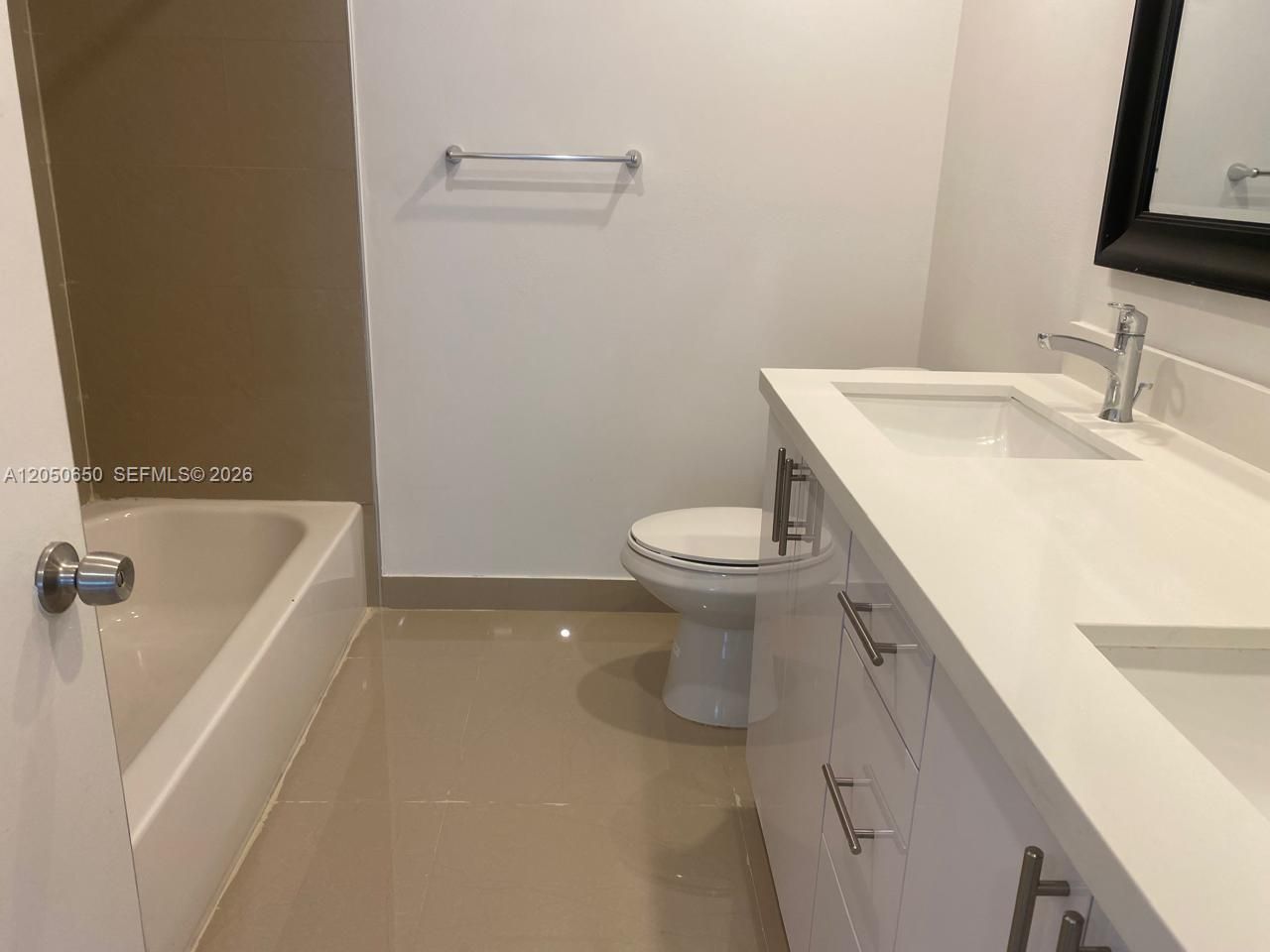 100 Lakeview Dr, Unit 316, Weston, FL 33326 Photo