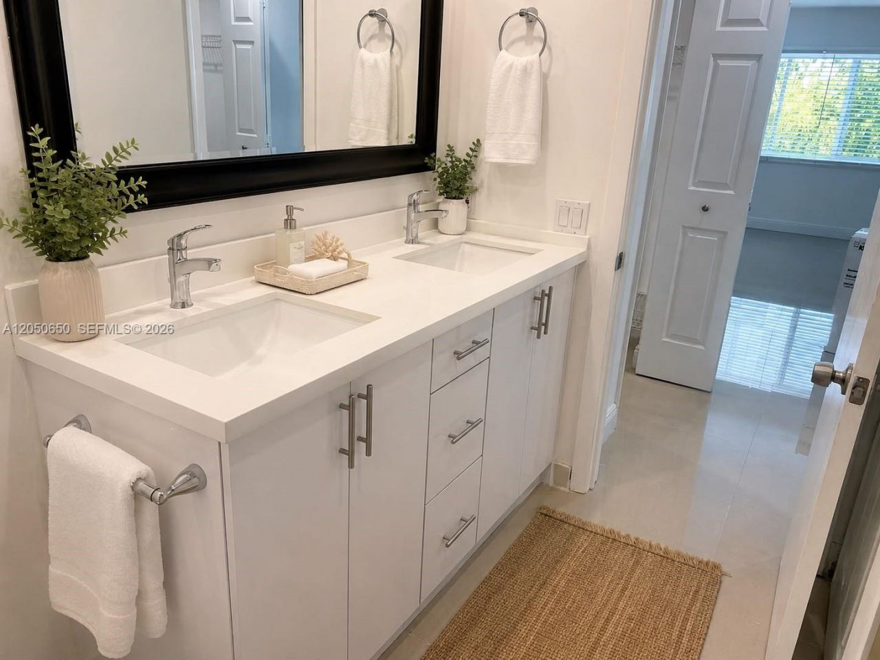 100 Lakeview Dr, Unit 316, Weston, FL 33326 Photo