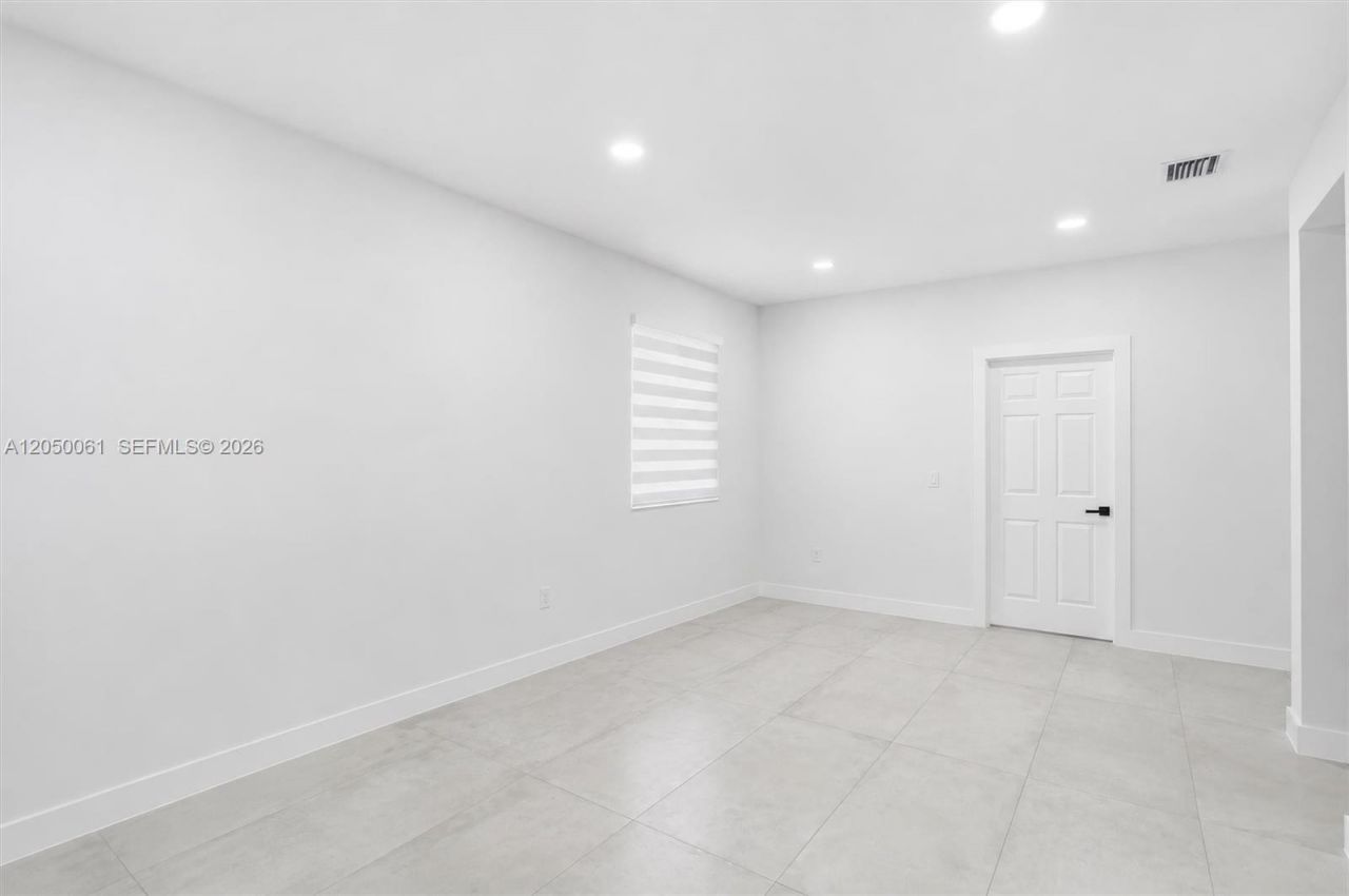 16930 SW 90th St, Miami, FL 33196 Photo
