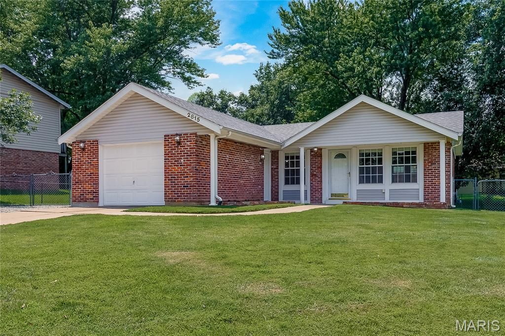 2815 Greenleaf Drive, Saint Charles, MO 63303 Main Photo