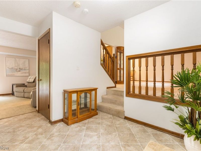 563 Kapity Drive, Mogadore, OH 44260 Photo 10