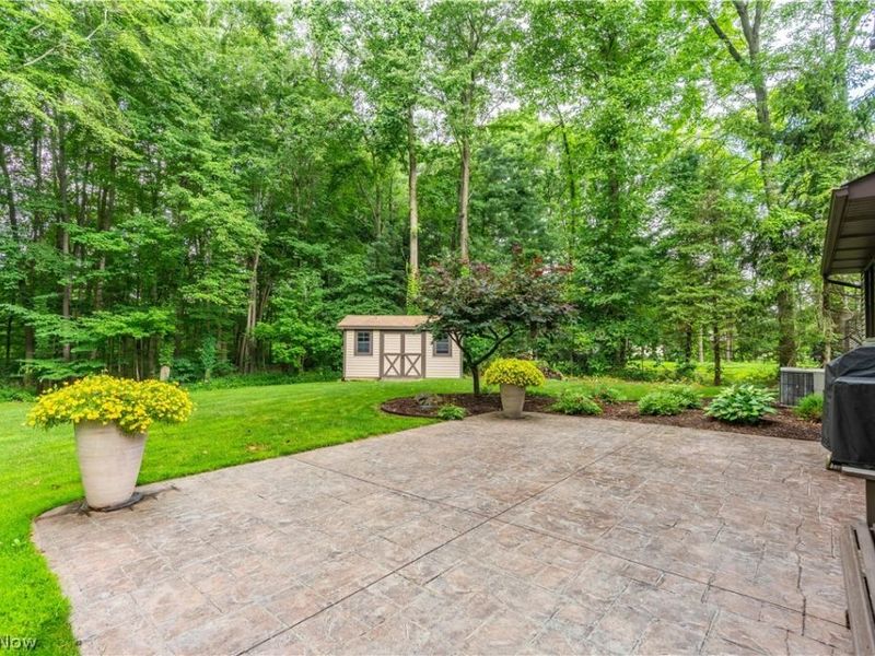 563 Kapity Drive, Mogadore, OH 44260 Photo 9