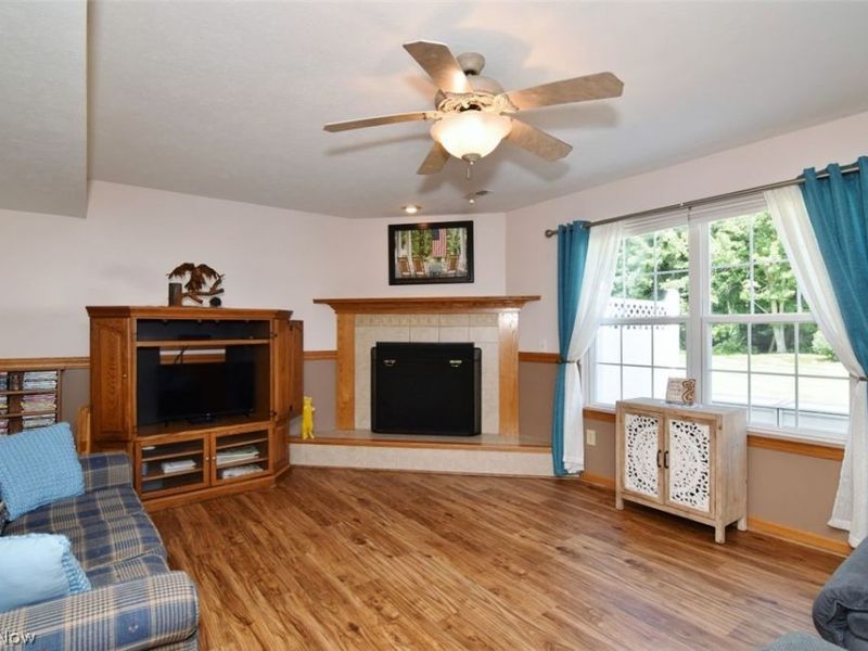 702 Jonquil Lane, Madison, OH 44057 Photo 6