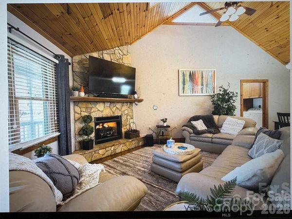 43 Evan Tyler Lane, Horse Shoe, NC 28742
