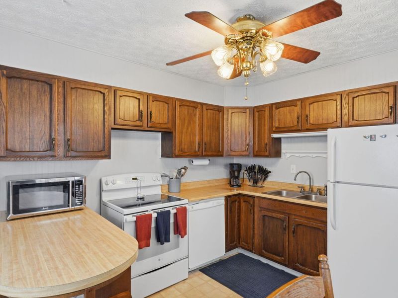 1096 Moncrief Avenue, Columbus, OH 43207 Photo 5