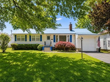1002 Gwinn Street, Medina, NY 14103