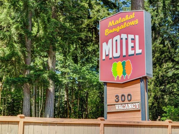 300 Meadow Way , Malahat, BC V0R 2L0
