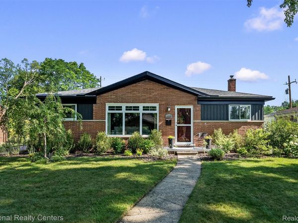 16996 Elizabeth Street, Beverly Hills Village, Mi 48025