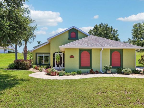 76 FAIRWAY CIRCLE , UMATILLA, FL 32784