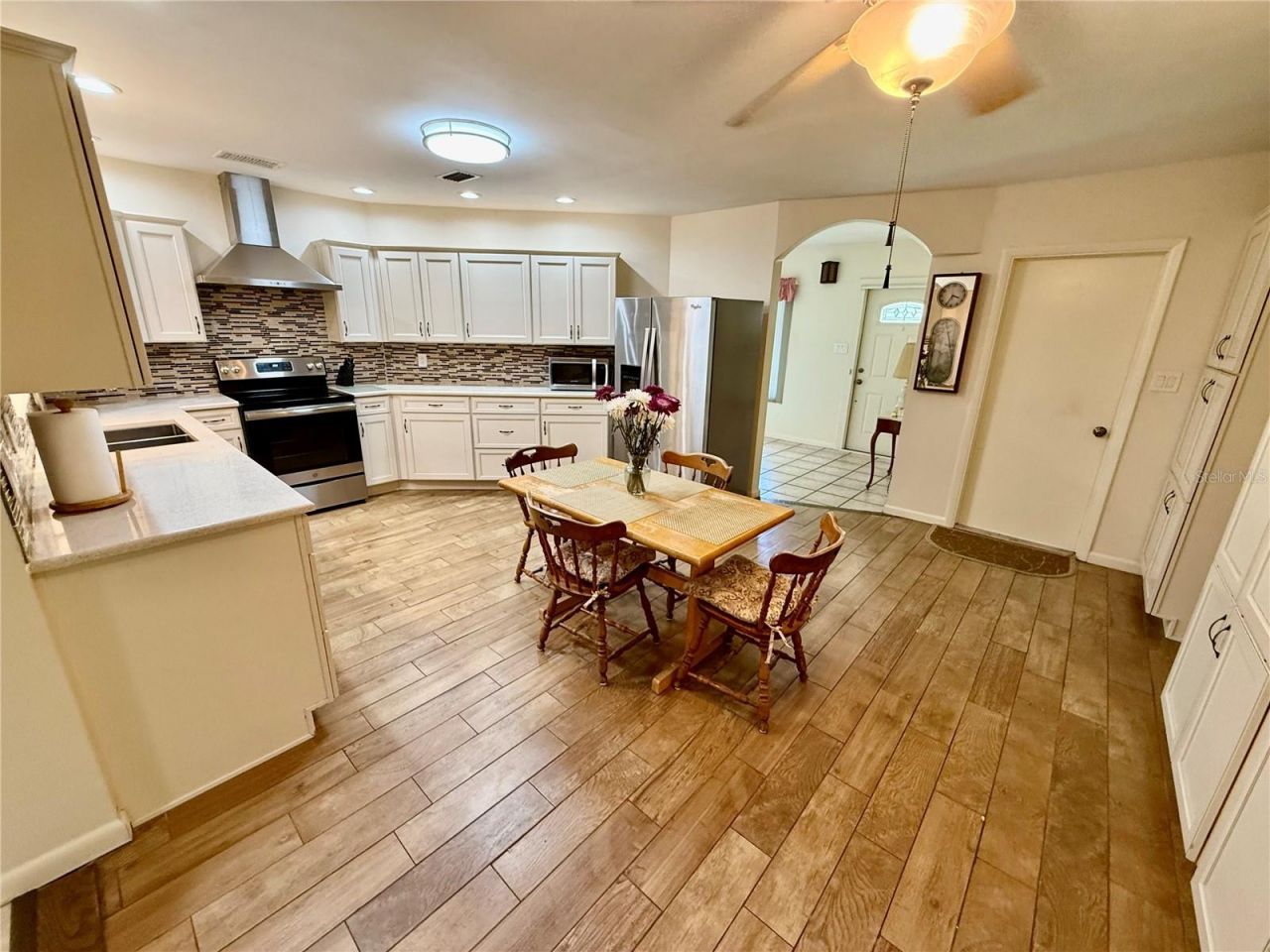 918 Bay Breeze Terrace , Largo, FL 33770 Photo