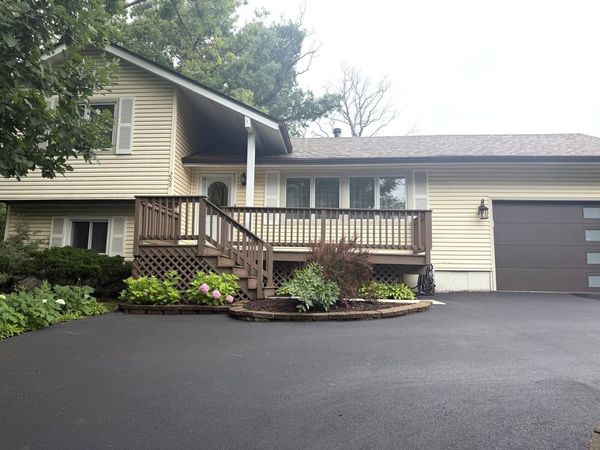 209 Rivers Drive , Lake Bluff, IL 60044