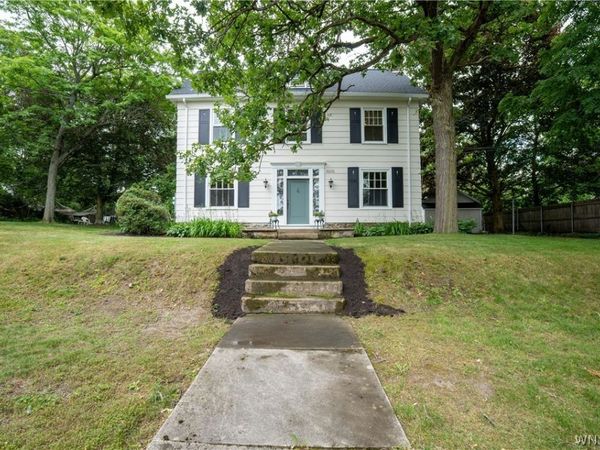 10775 Main Street, Clarence, NY 14031