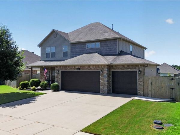 2704 Whispering Woods Court , Lowell, AR 72745