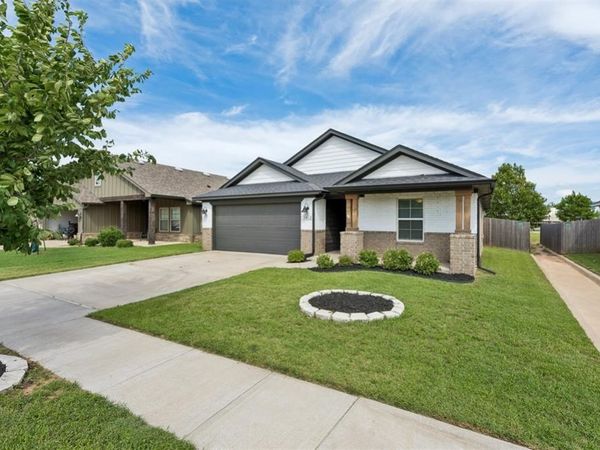 3412 Pagoda Pead Drive, Yukon, OK 73099