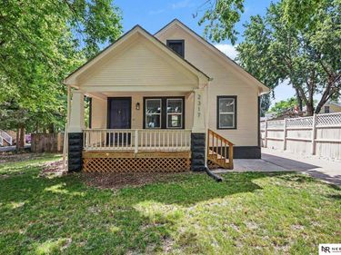 2317 S 18th Street, Lincoln, NE 68512