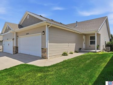 8921 Blacksmith Court, Lincoln, NE 68507