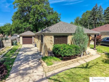 1335 S 50th Street, Lincoln, NE 68510