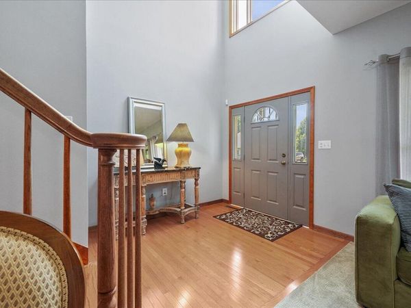 101 Lolabell Drive W , Valparaiso, IN 46385