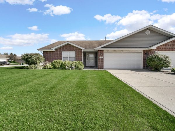 1227 W 82nd Avenue , Merrillville, IN 46410
