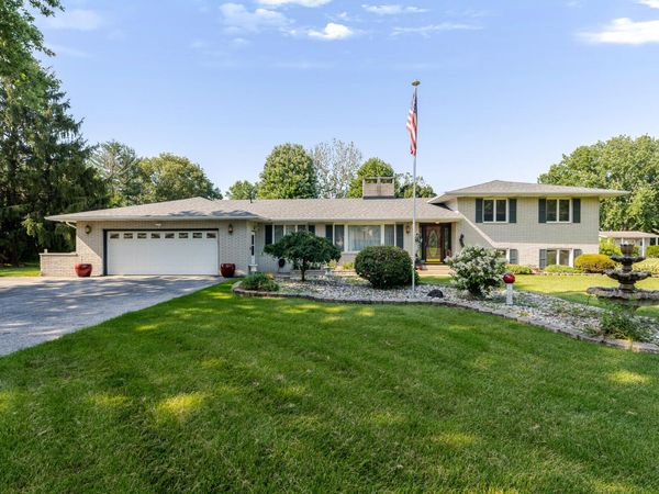 247 Westgate Drive , Valparaiso, IN 46385