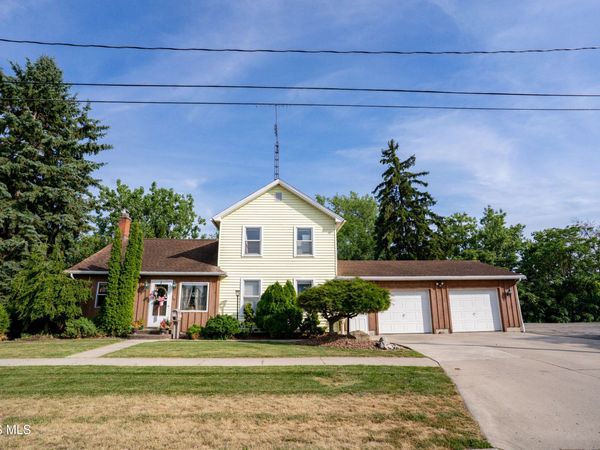 133 E Front Street , Napoleon, OH 43545