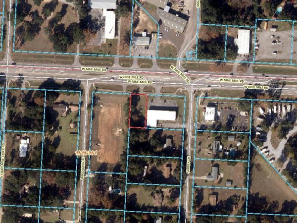 2501 W 9 Mile Road, Pensacola, FL 32534