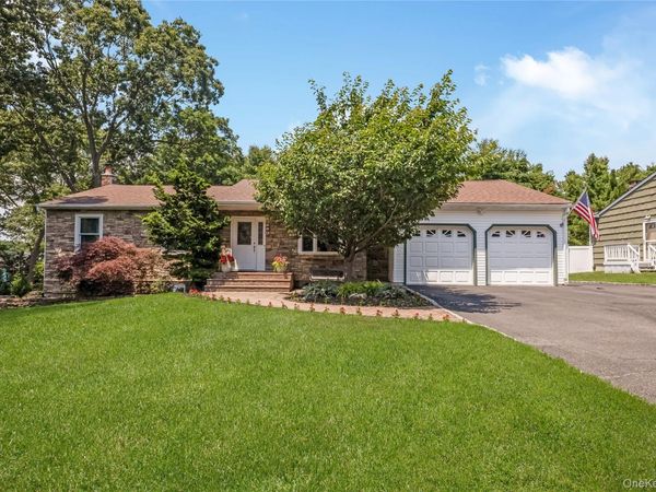 353 Thrift Street , Ronkonkoma, NY 11779