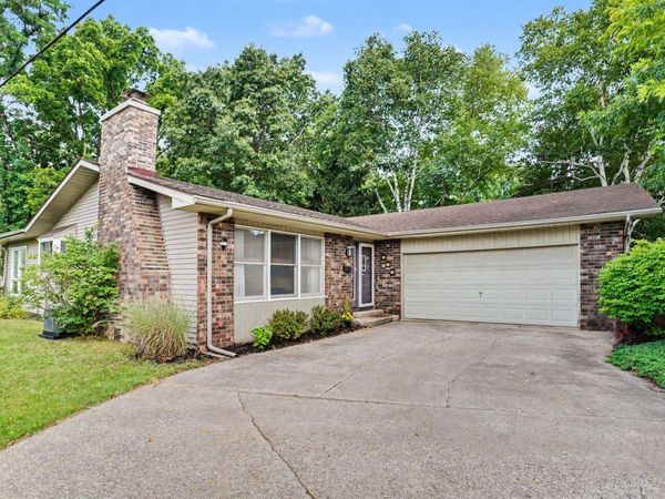 123 Bennett Avenue, Hartford, MI 49057