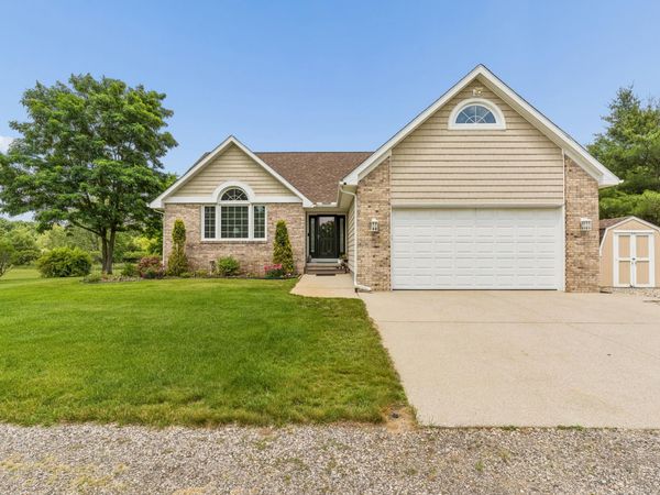 4902 Mount Morris Road, Columbiaville, MI 48421