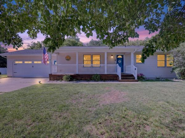 117 Charlotte Street, Edmore, MI 48829