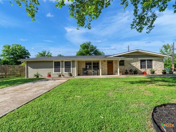 1009 Crepe Myrtle Drive , San Marcos, TX 78666