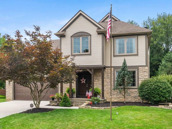 6399 Gossamer Ct, Westerville, OH 43081