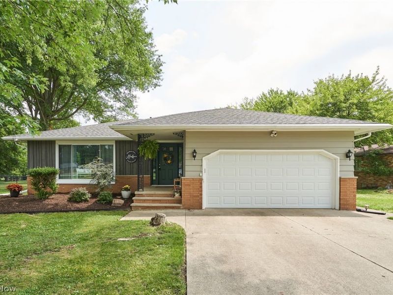 8223 Wesley Drive, Strongsville, OH 44136 Photo 1