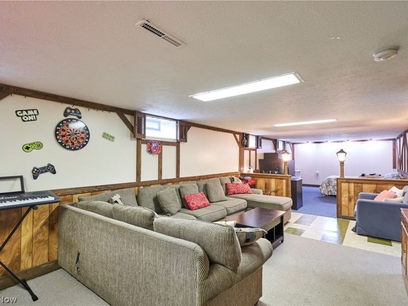 8223 Wesley Drive, Strongsville, OH 44136 Photo 16
