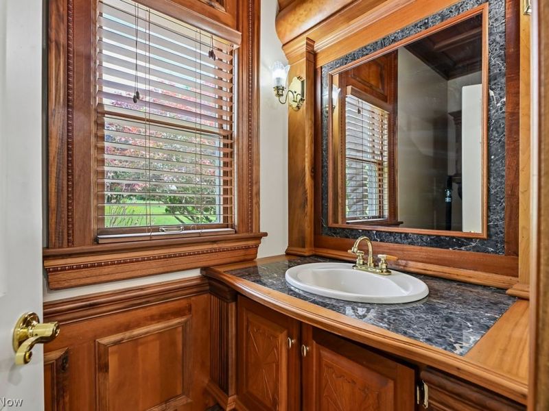 16040 Rapids Road, Burton, OH 44021 Photo 17