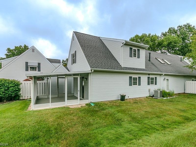 9834 Highgate Court, Concord Township, OH 44060 Photo 4