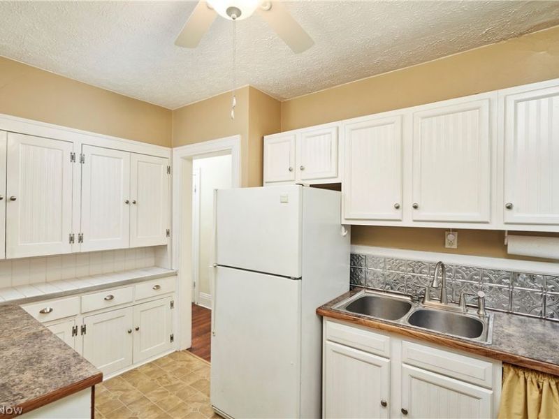 1036-1038 Emma Avenue, Akron, OH 44302 Photo 2