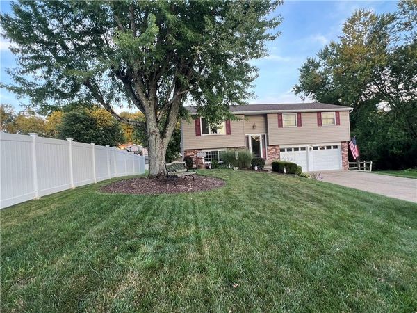 1795 Challen Ct, Irwin, PA 15642