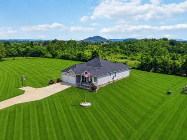 184 Crossing View Drive, Berea, KY 40403