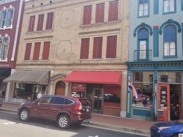 208 Broadway, Paducah, KY 42001