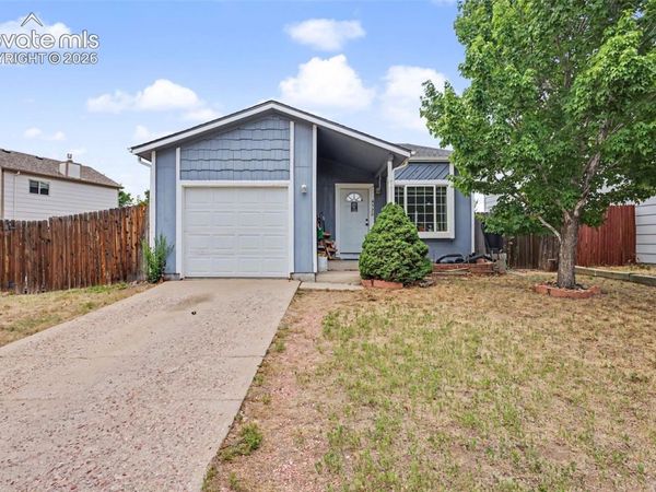 4520 Hollyridge Drive, Colorado Springs, CO 80916