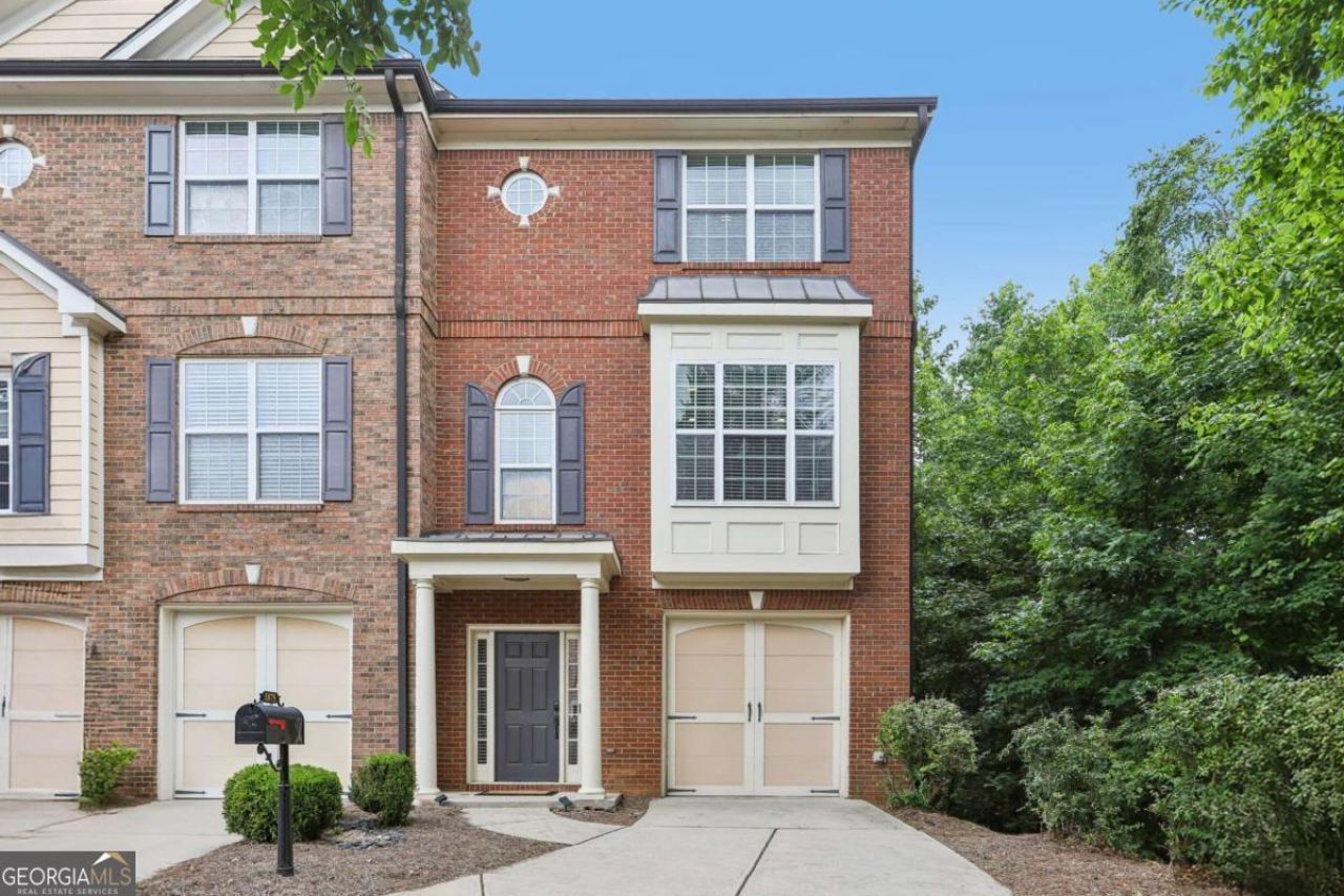 1875 Appaloosa Run Trail, Buford, GA 30519 Main Photo