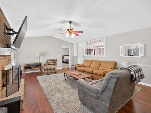 1561 Bentwood Drive SW, Lilburn, GA 30047