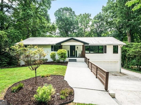 2071 Luxuria Court, Tucker, GA 30084