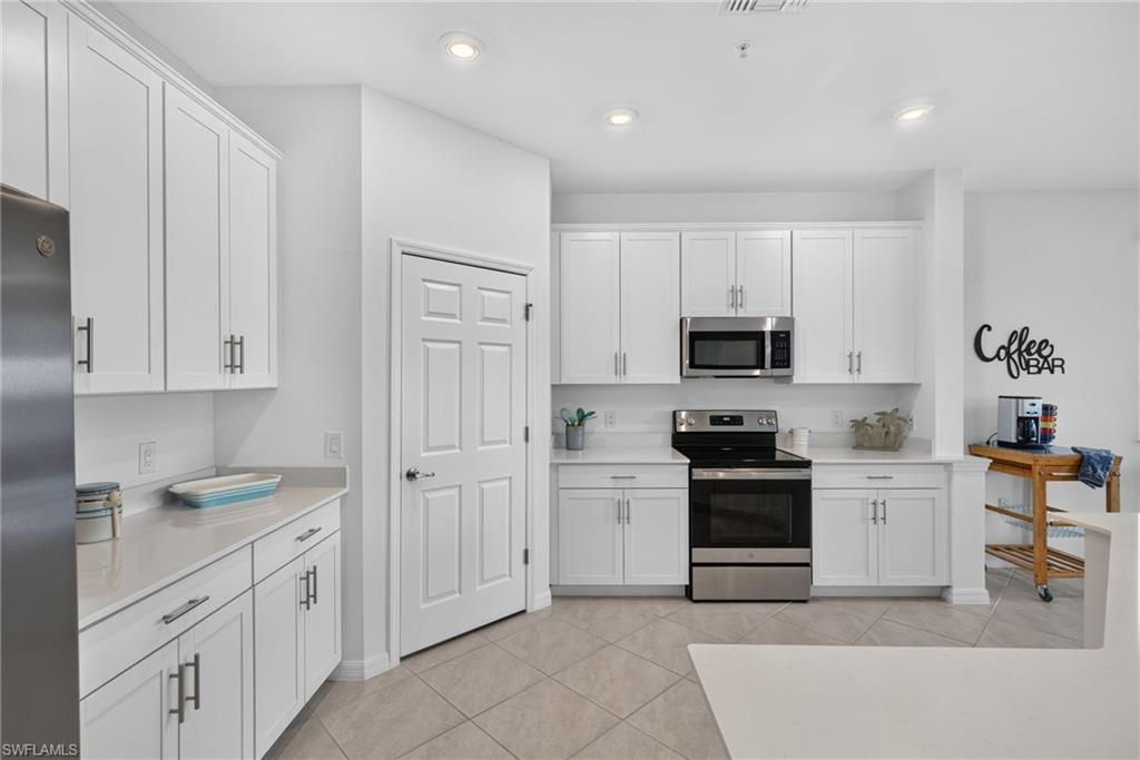12051 Santaluz Dr , Unit 201, Fort Myers, FL 33913 Photo