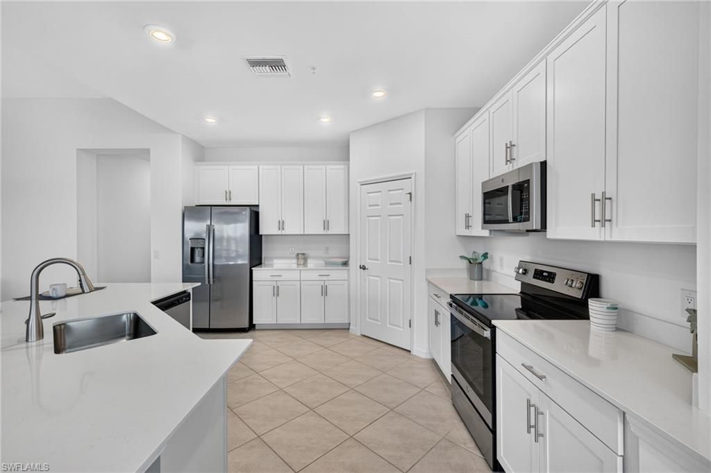 12051 Santaluz Dr , Unit 201, Fort Myers, FL 33913 Photo