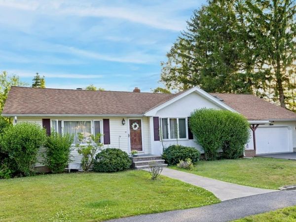 45 Bradford Rd, Peabody, MA 01960
