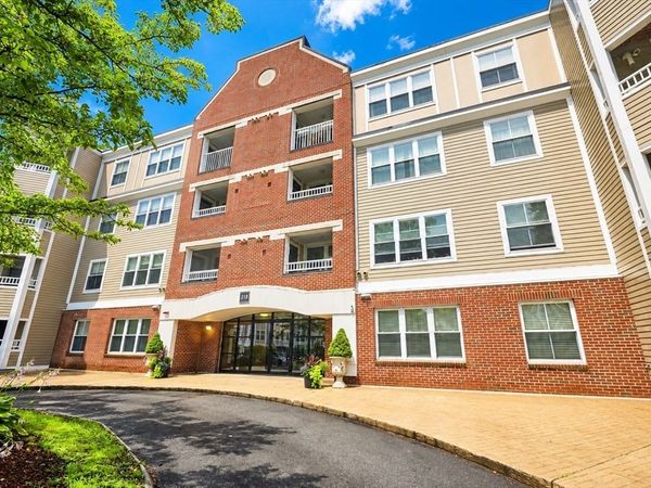 318 Rindge Ave, Unit 315, Cambridge, MA 02140